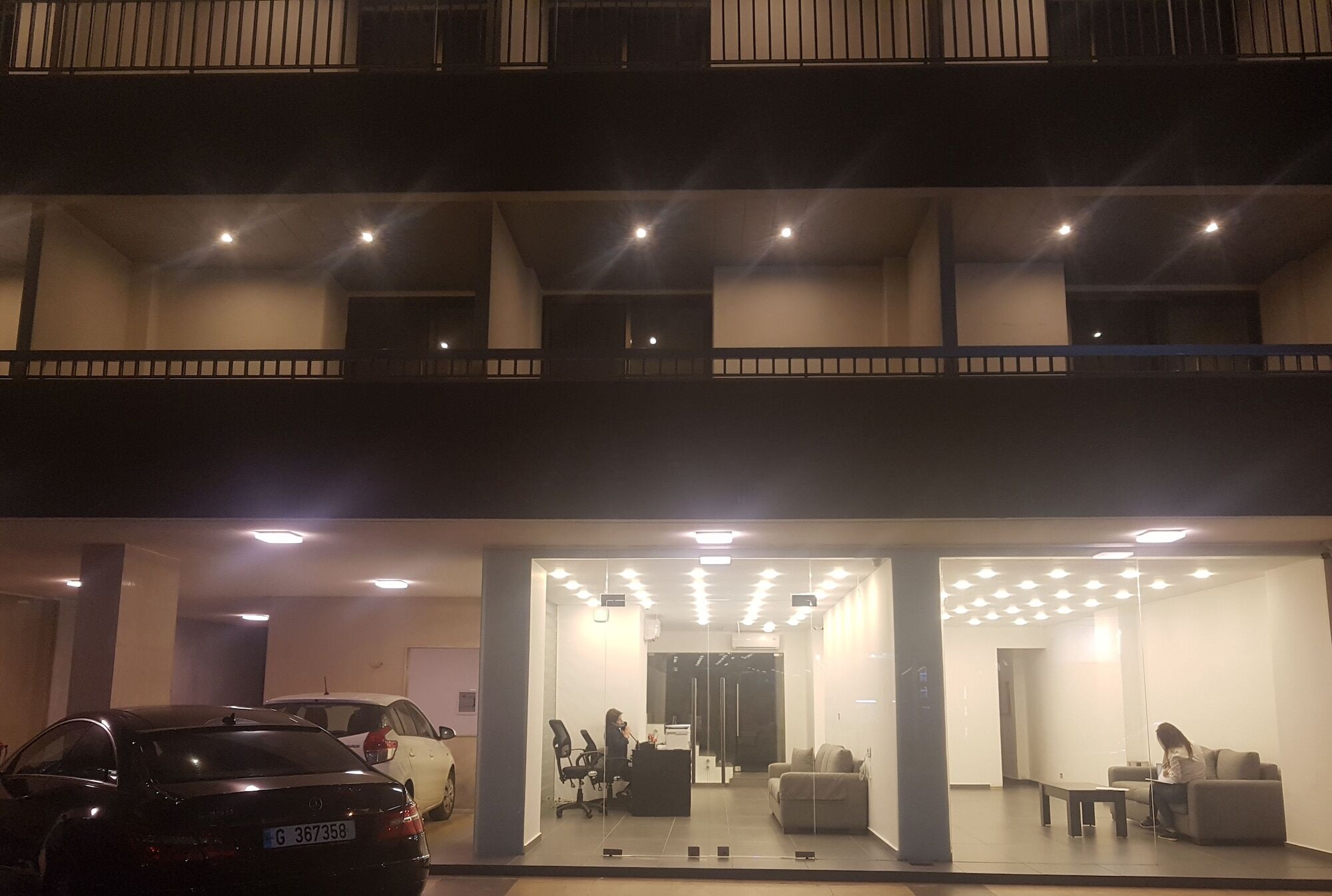 Hotel B